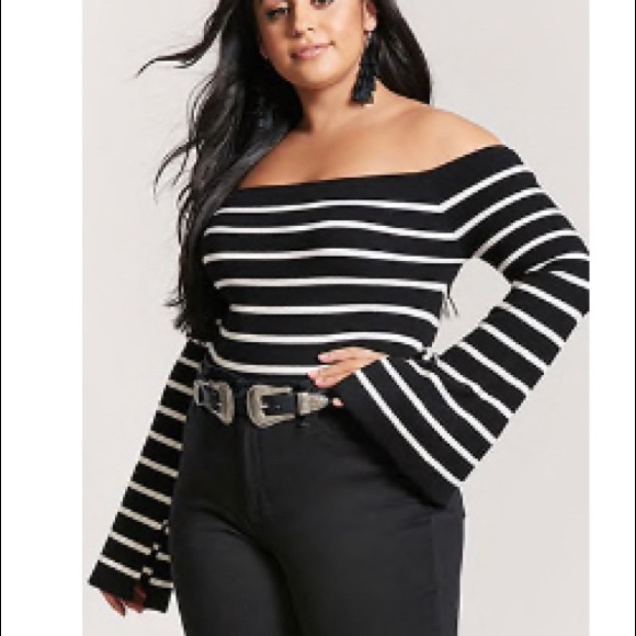 Forever 21 Sweaters - NWOT Striped cropped sweater 🌚